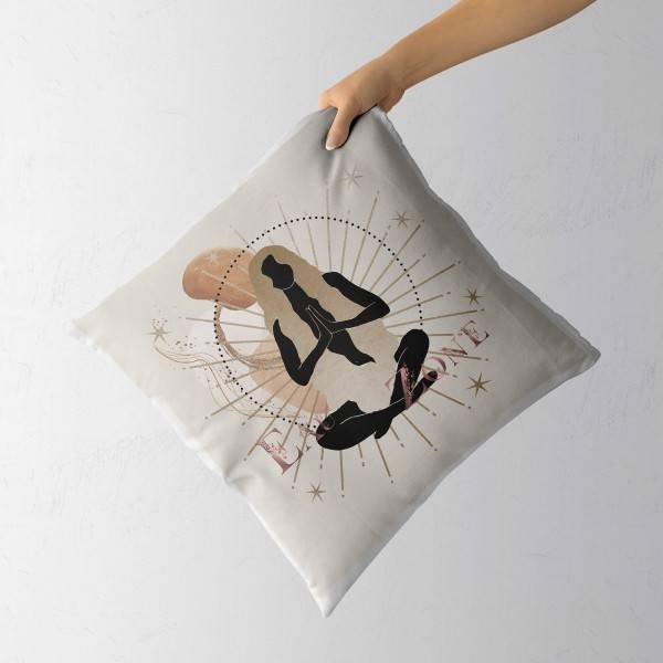 Paul Sinus Art Dekokissen Kissen Pastelltöne Eauzone Mondzyklus junge Frau Motiv Weich Schön Dekorativ Kunstvoll Wochenangebot