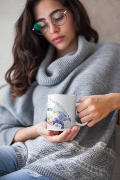 Paul Sinus Art Dekorative Tasse mit schönem Motiv Weißwal Beluga Wasserfarben Pastellton Blumen Blüten Valentinstagsangebot