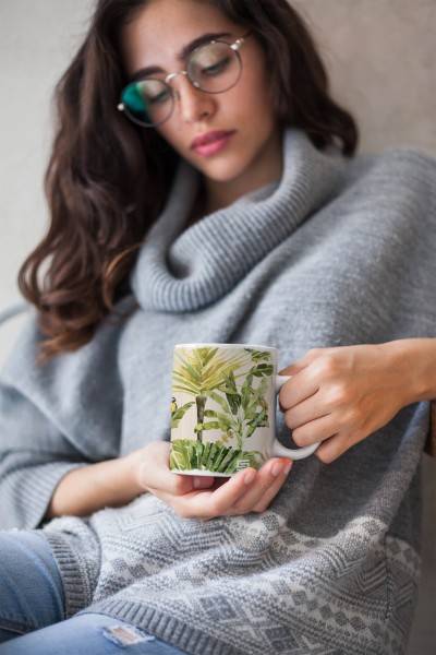 Paul Sinus Art Dekorative Tasse mit schönem Motiv Palmen Muster Grün Wasserfarben Papagei Kakadus Tropisch Outlet