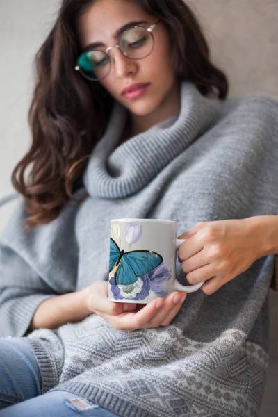 Paul Sinus Art Dekorative Tasse mit schönem Motiv blaue Schmetterlinge Blumen Blüten Sommer Vintage Räumungsverkauf