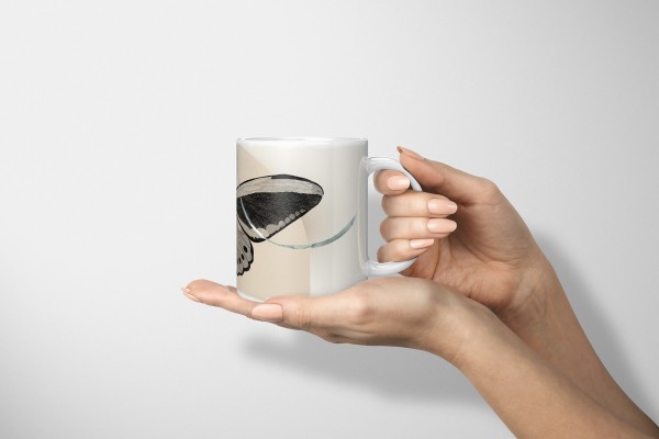 Paul Sinus Art Dekorative Tasse mit schönem Motiv schwarzer Schmetterling Beige Vintage Kunstvoll Discount Store für neue Produkte