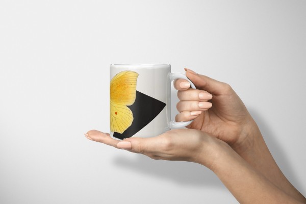 Paul Sinus Art Dekorative Tasse mit schönem Motiv gelber Schmetterling Vintage Kunstvoll Pastelltöne 2025