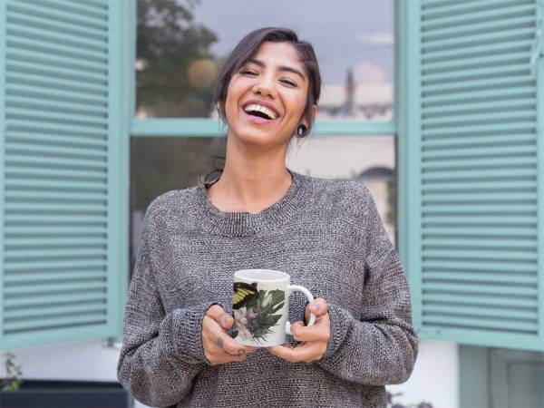 Paul Sinus Art Dekorative Tasse mit schönem Motiv Schmetterling exotische Blumen Pflanzen Kunstvoll Fabrikverkauf