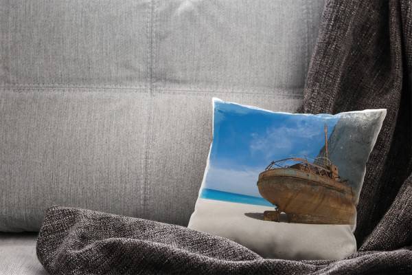 Paul Sinus Art Strand und Meer, blau, braun, Schiffswrack am Strand Deko Kissen 40x40cm für Couch Sofa Lounge Zierk Muttertagsangebot