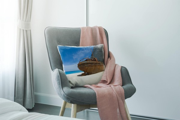 Paul Sinus Art Strand und Meer, blau, braun, Schiffswrack am Strand Deko Kissen 40x40cm für Couch Sofa Lounge Zierk Muttertagsangebot