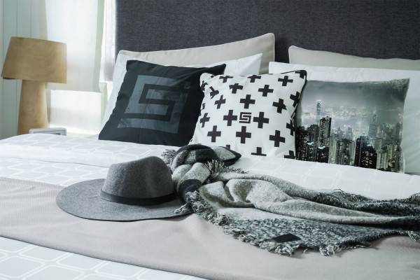 Paul Sinus Art urban und City, schwarz, grau, Hongkong, Nacht Deko Kissen 40x40cm für Couch Sofa Lounge Zierkissen Räumungsverkauf