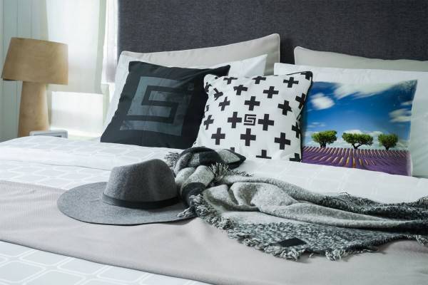 Paul Sinus Art Blumen, Landschaft, lila, blau, grün, Lavendelfeld Deko Kissen 40x40cm für Couch Sofa Lounge Zierkis Großer Ausverkauf