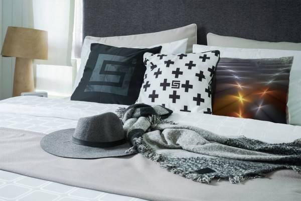 Paul Sinus Art Abstrakt, grau, orange, Fischgrätenmuster, Pailletten Deko Kissen 40x40cm für Couch Sofa Lounge Zier Black Friday