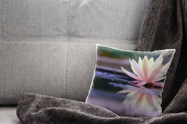 Paul Sinus Art Blumen, rosa, weiß, Lotusblume, Spiegelung Deko Kissen 40x40cm für Couch Sofa Lounge Zierkissen Cyber Monday