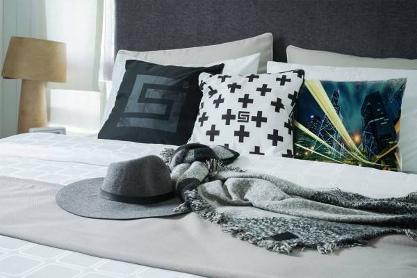 Paul Sinus Art Urban und City, blau, gelb, Lichtlinien, Hochhäuser Deko Kissen 40x40cm für Couch Sofa Lounge Zierki Online Outlet