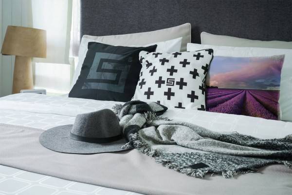 Paul Sinus Art Blumen, Landschaft, lila, rosa, Sommer, Lavendelfeld Deko Kissen 40x40cm für Couch Sofa Lounge Zierk VIP-Rabatte