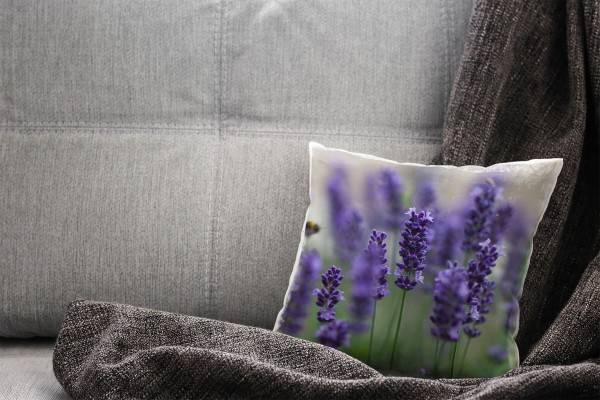 Paul Sinus Art Blumen, lila, grün, Lavendel, unscharfe Hummel Deko Kissen 40x40cm für Couch Sofa Lounge Zierkissen Limitierter Zeitrabatt